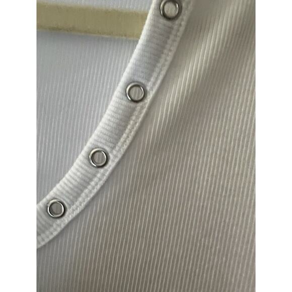 Frye Women’s Scoop Neck Short Sleeve  T-Shirt With Gromets White Sz XL N… - Picture 6 of 11